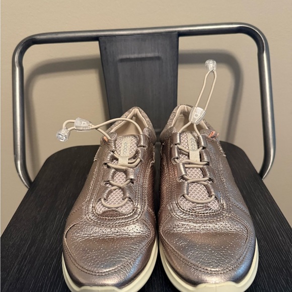 ECCO Women's Sense Toggle Fashion Sneaker, Rose Gold Sz 5 - Picture 3 of 15